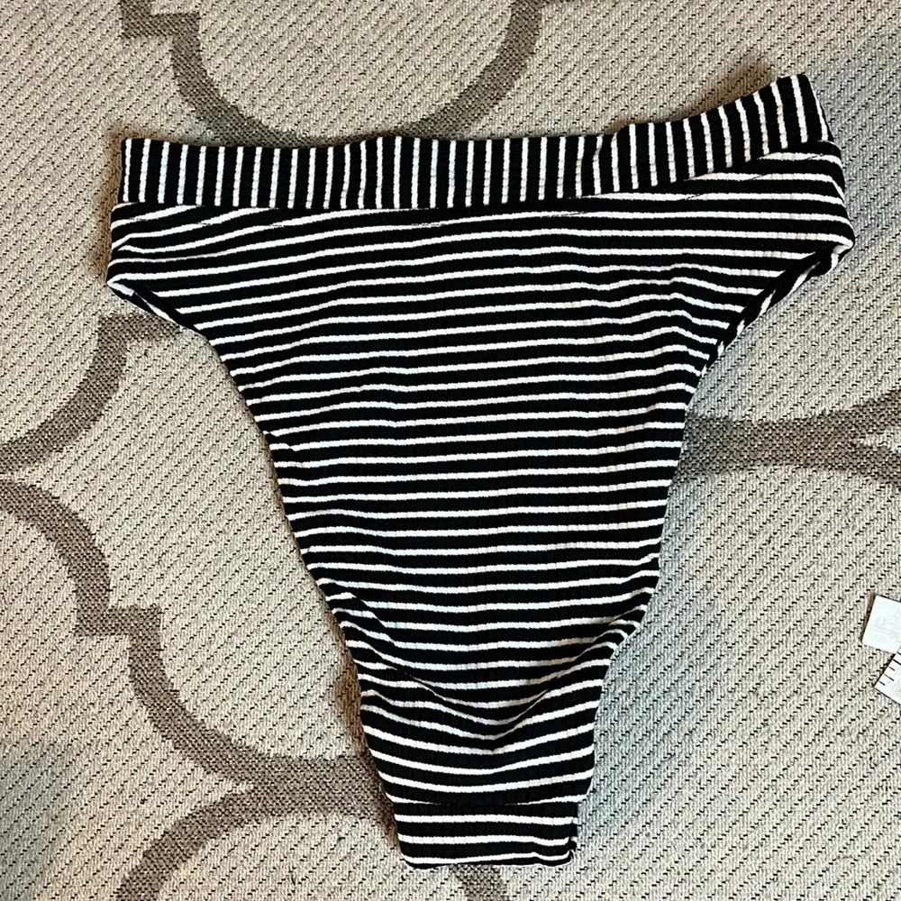 Seafolly high leg in black and white stripe high waisted bikini bottom, size 6